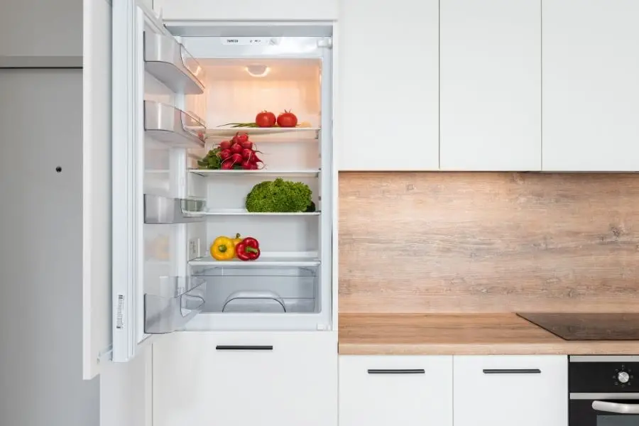 Tips to clean and organize a zero-waste fridge