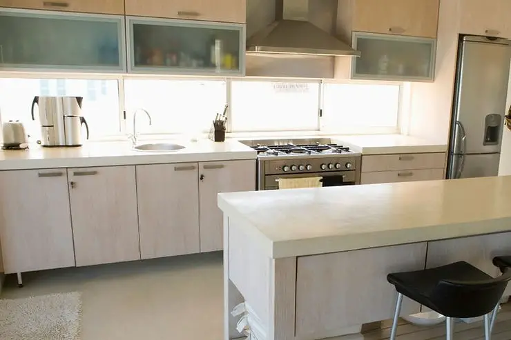 minimalist kitchen for big families