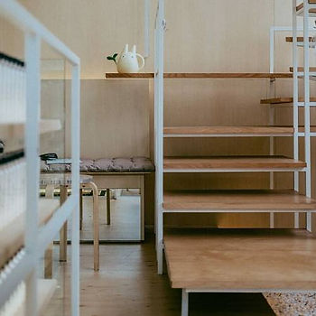 minimalist japanese stairs